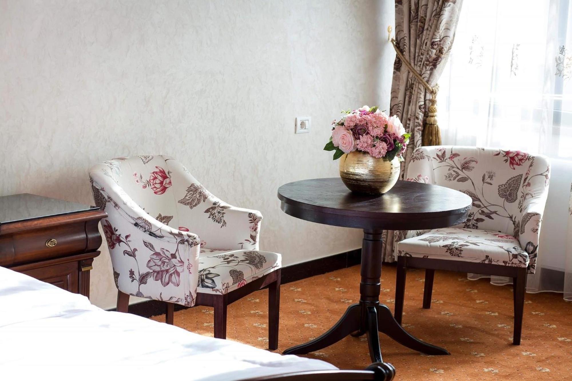 Hotel Bacsoridana Tecuci Екстер'єр фото