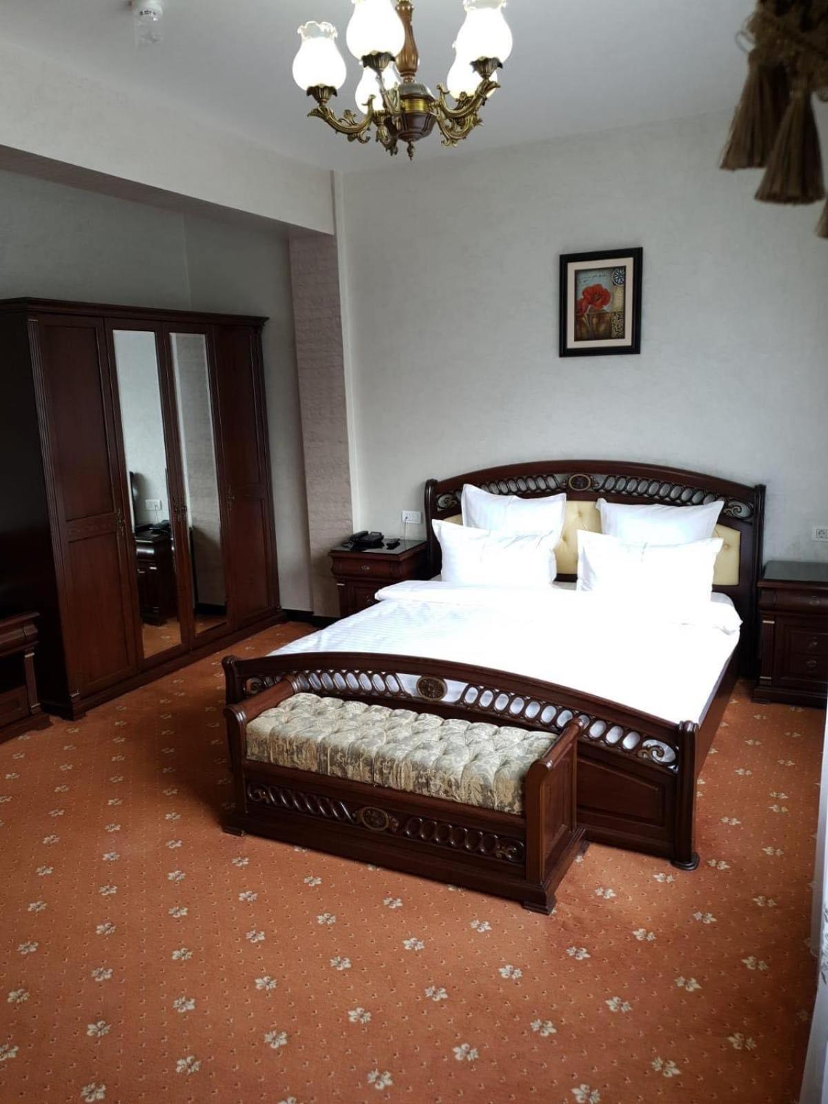 Hotel Bacsoridana Tecuci Екстер'єр фото